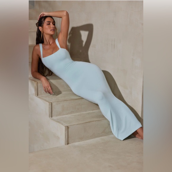 Elegant Light Blue Backless Dress - Picture 8 of 11